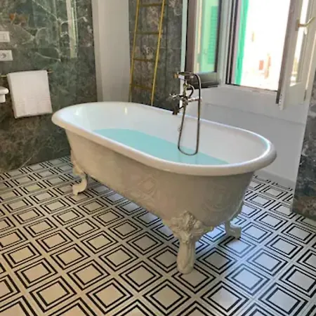 The Duchess's View: Luxurious Flat In Historical Centre Polignano a Mare
