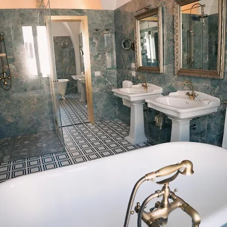 The Duchess's View: Luxurious Flat In Historical Centre