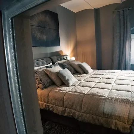 The Duchess's View: Luxurious Flat In Historical Centre *