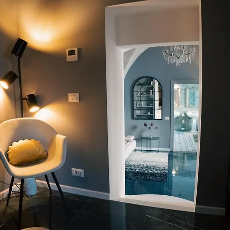 The Duchess's View: Luxurious Flat In Historical Centre Apartment